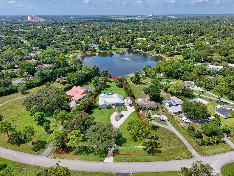 4628 Square Lake Dr