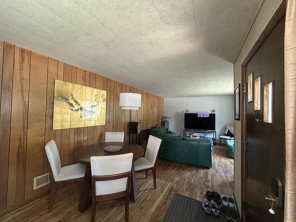 5th image of 1110 Prospect AVENUE