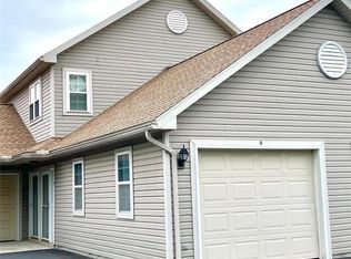 8 Cardinal Way, Fleetwood, PA 19522