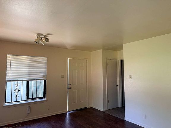 2nd image of 606 Morningview Dr