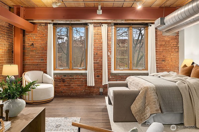 4th image of 1507 Western Avenue #R201