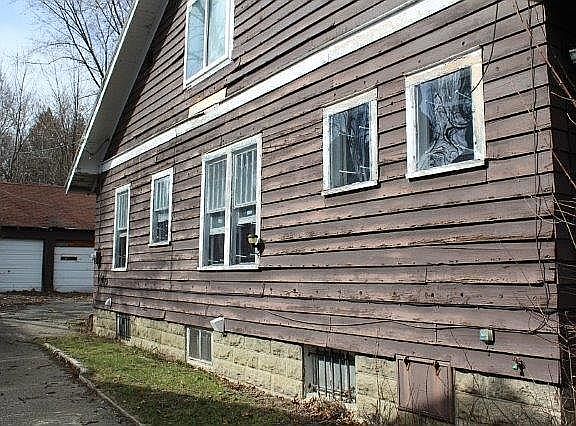 4th image of 1615 N Chevrolet Ave