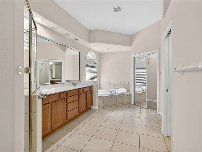 8506 Saint Marino Blvd — Photo 19
