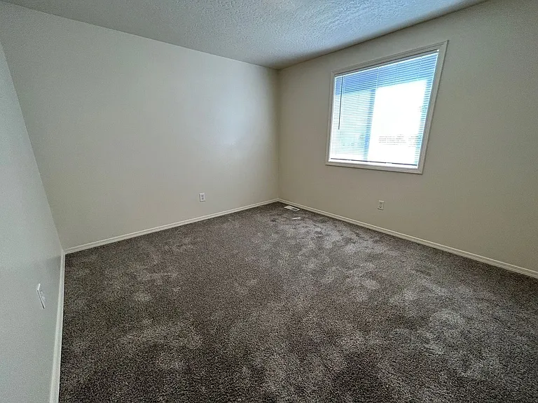 721 E Hawk St — Photo 26