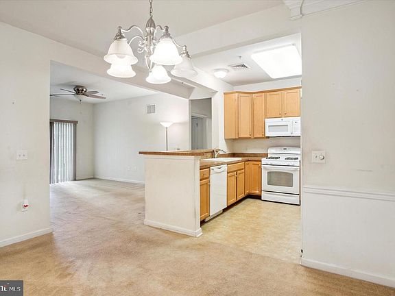 4th image of 614 Creekside Dr