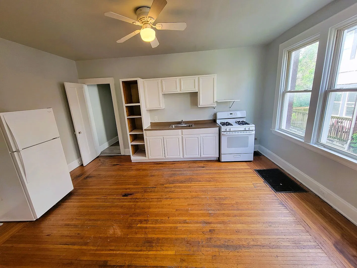 575 Blair Ave — Photo 4