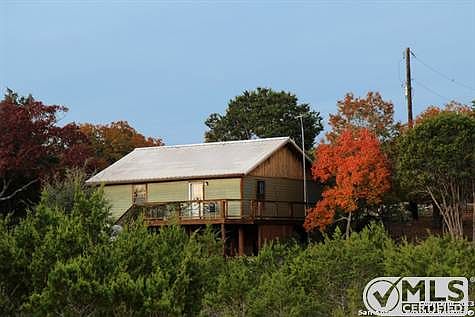 3rd image of 1351 Greenbriar Dr