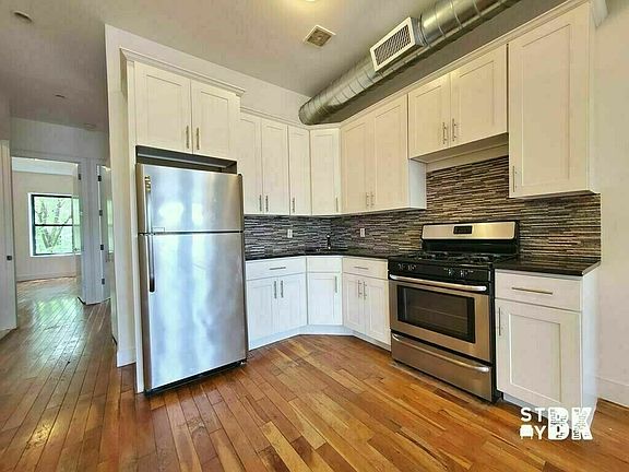 2nd image of 530 Kosciuszko St #2