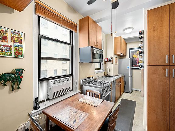 5th image of 269 W 72nd St APT 12D