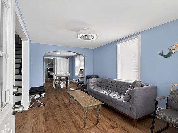 4th image of 129 E 13th Ave