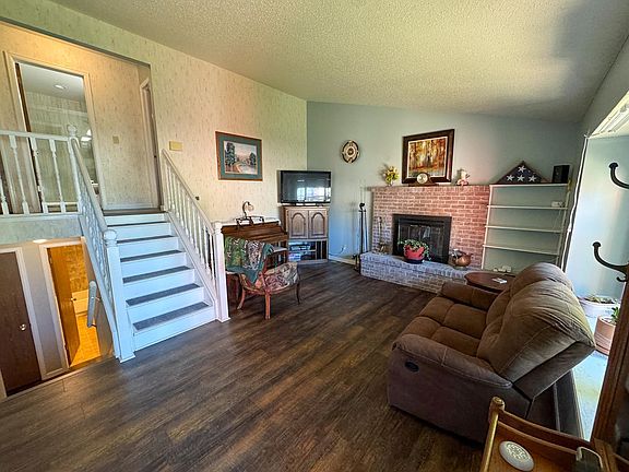 4th image of 3804 Tam O Shanter Dr