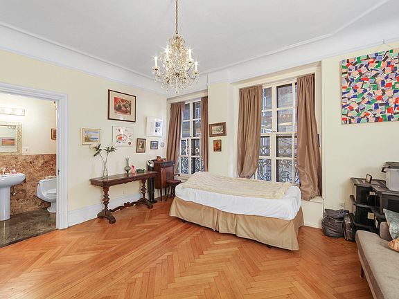 4th image of 2109 Broadway APT 879