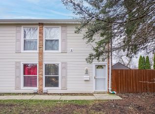 1984 Huntington Blvd, Hoffman Estates, IL 60169