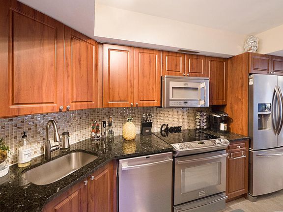 5th image of 2425 Presidential Way Ph 2