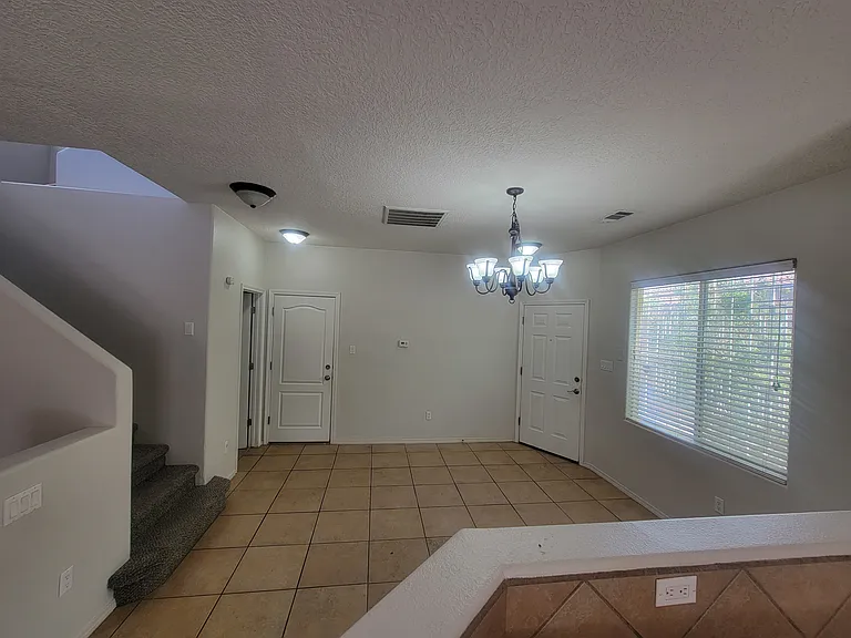 2202 Margarita Dr SE — Photo 7