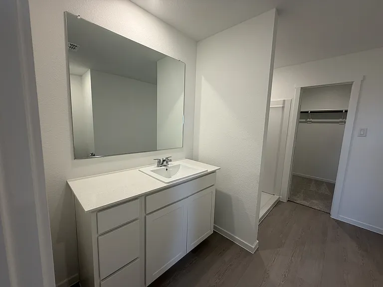 624 Criner St — Photo 11