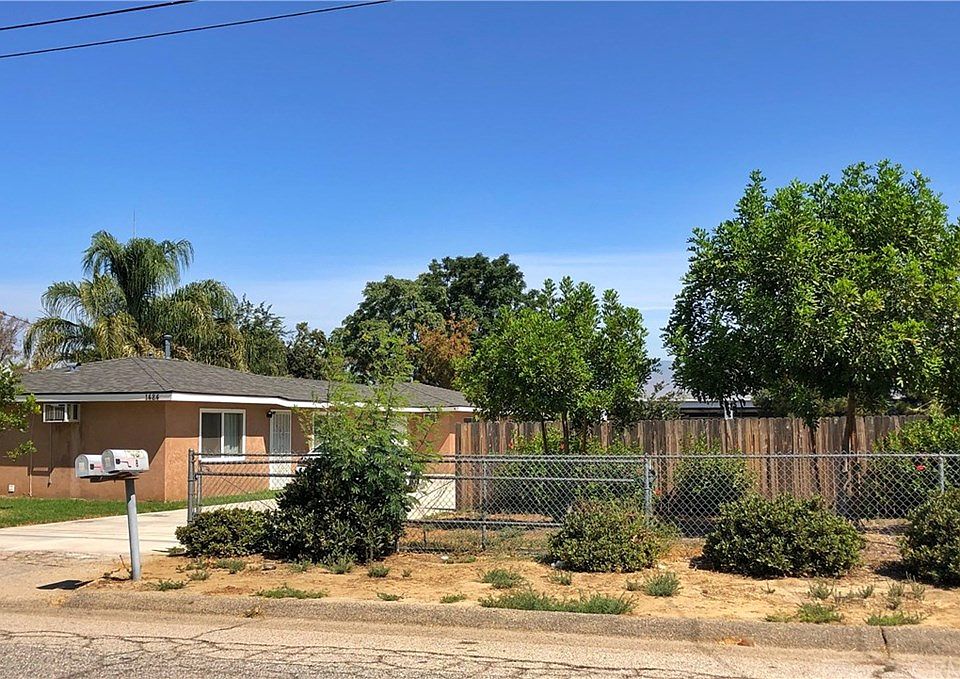 1st image of 1484 Hardt St