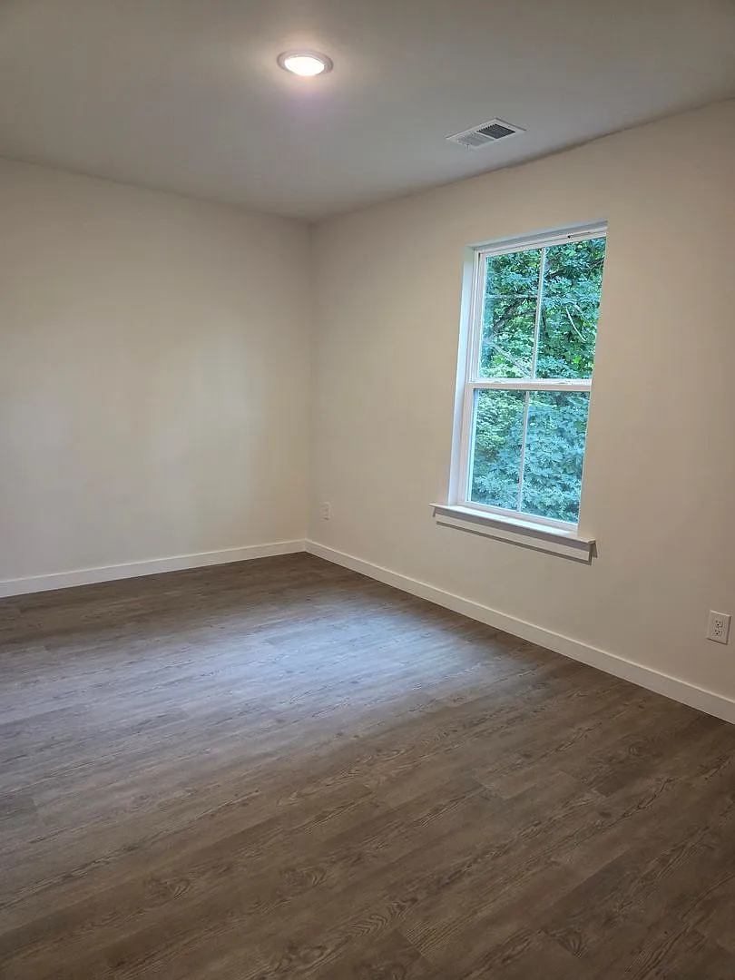 3 bedroom duplex — Photo 4