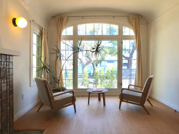859 N Mansfield Ave, Los Angeles, CA 90038