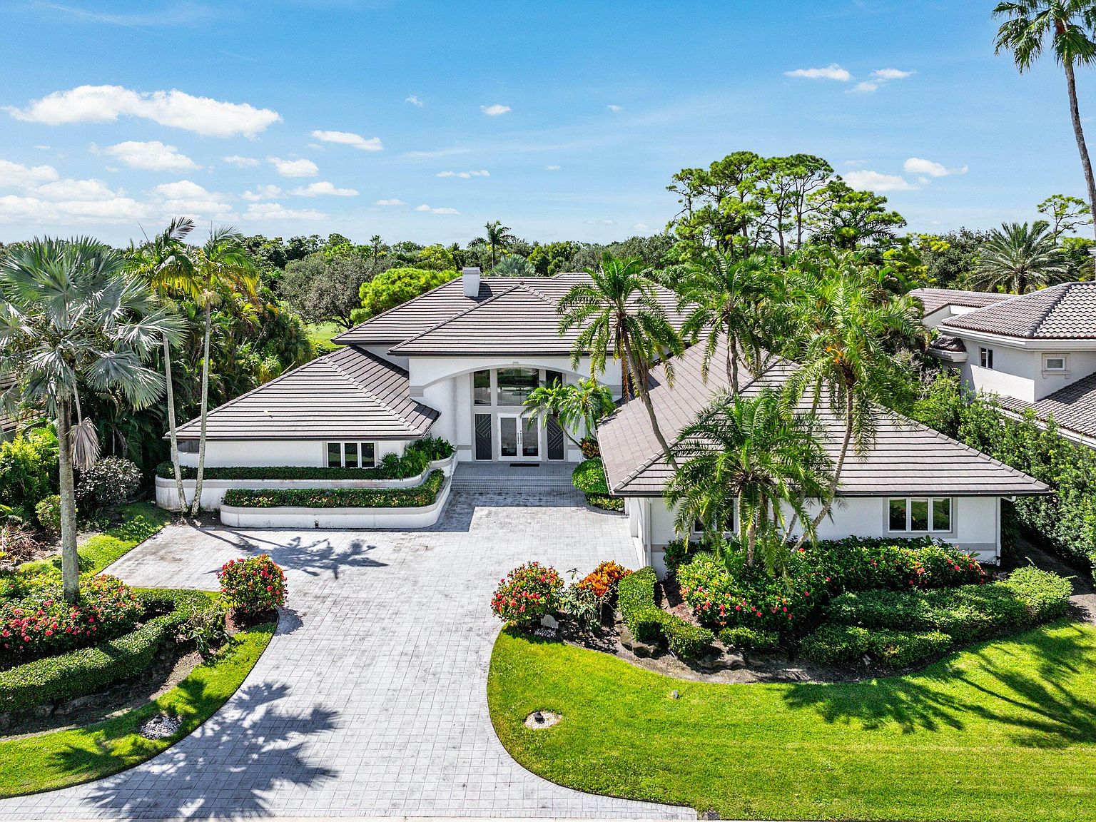 3200 Burgundy Drive N