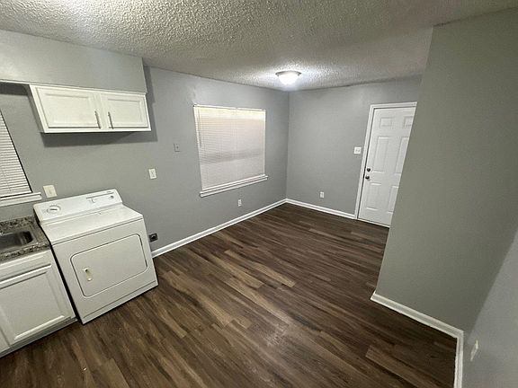 4th image of 3430 Dobbin Ferry Ave