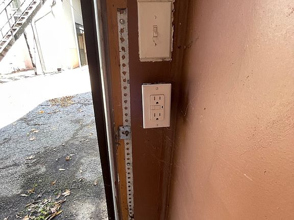 4th image of 110 McKinley Ave