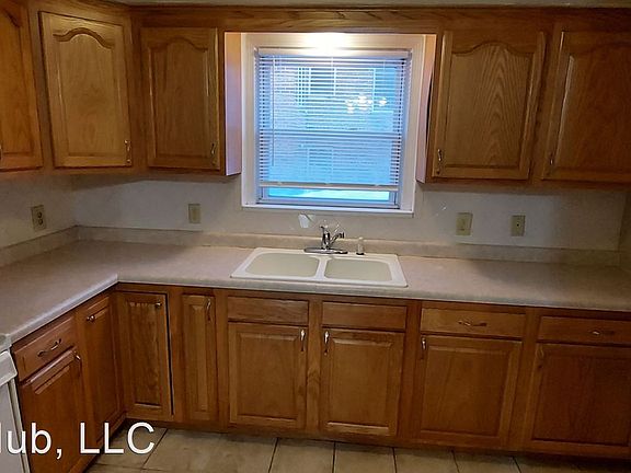 3rd image of 2707 W 43rd St #5
