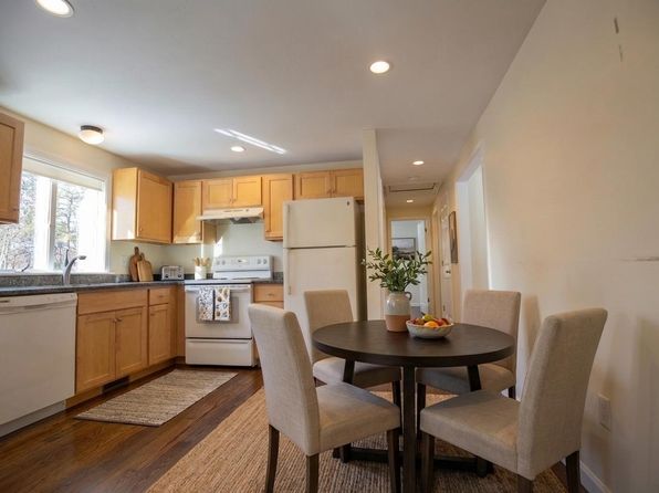 15 Briarwood Close