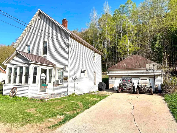 562 Jasper St, Ishpeming, MI 49849