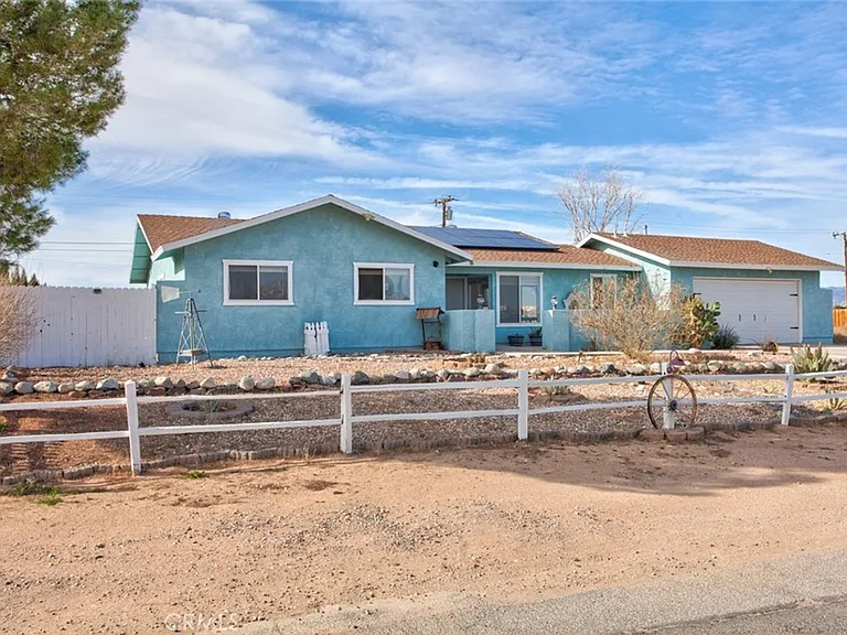 21241 Hacienda Blvd — Photo 2