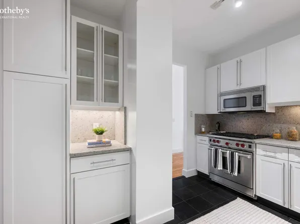 252 7th Avenue image 6 of 24