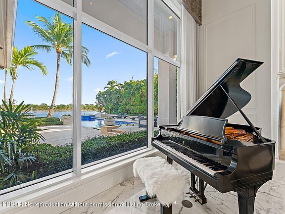 5th image of 372 Regatta Dr