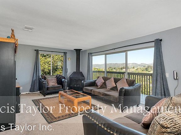 4th image of 1283 Calavo Dr