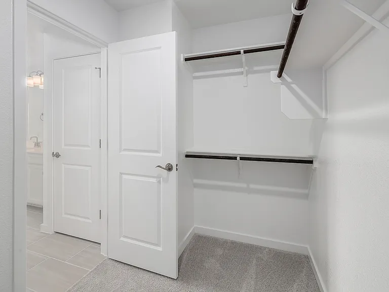 109 Ventura Dr — Photo 18