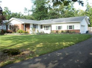 4565 E Overlook Dr, Buffalo, NY 14221