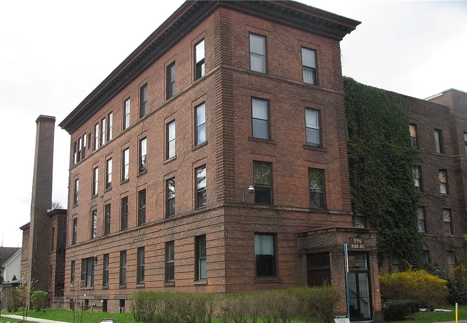775 Park Ave