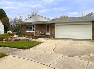 1423 Chatham Dr, Saginaw, MI 48601