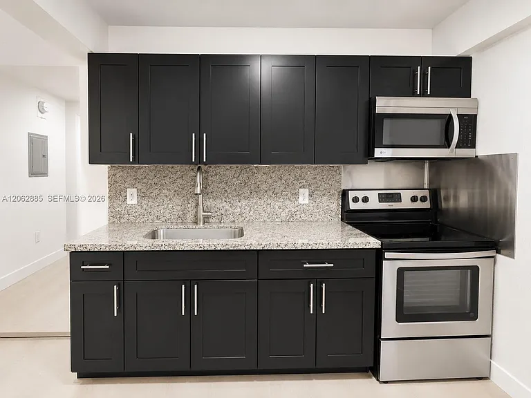 2829 SW 32nd Ct #2 — Photo 9