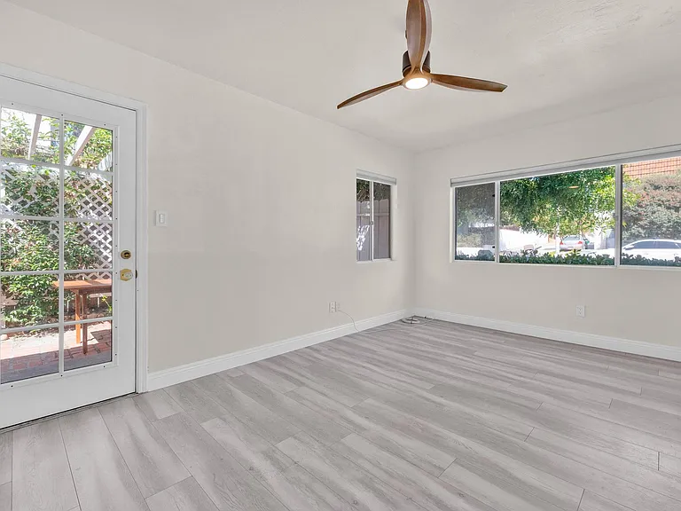 5266 Cass St — Photo 8
