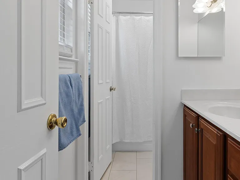 272 Yale Ct — Photo 59