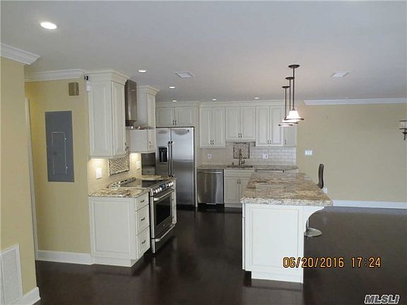 4th image of 92 Acorn Ponds Dr #0
