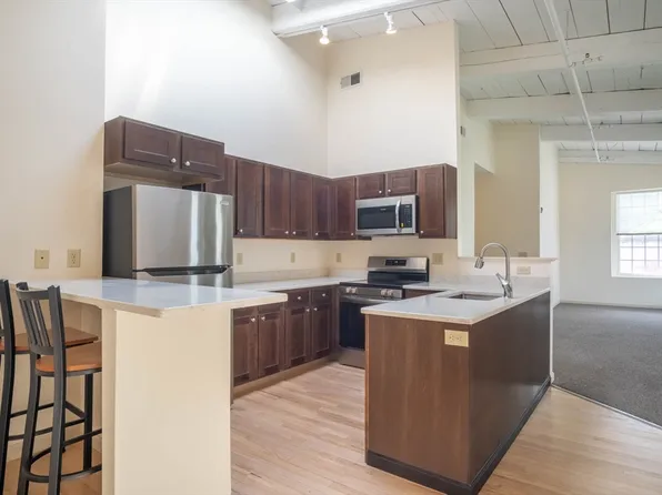 24 Main St APT 201, Westfield, MA 01085