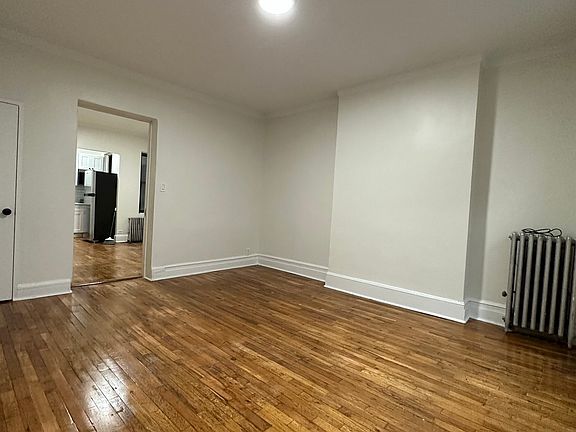 4th image of 315 W 54th St APT 10