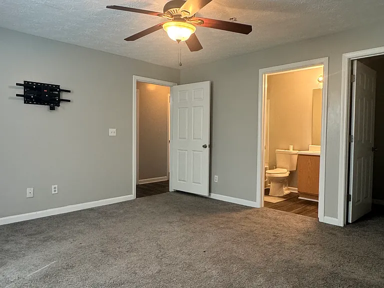 10204 Fairington Ridge Cir — Photo 9