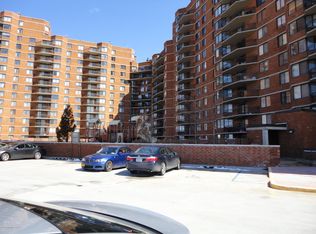 2404 Harmon Cove Tower, Secaucus, NJ 07094
