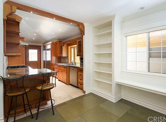 3rd image of 6212 Teesdale Ave