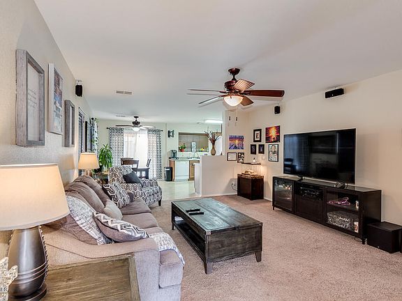 4th image of 46115 W Holly Dr