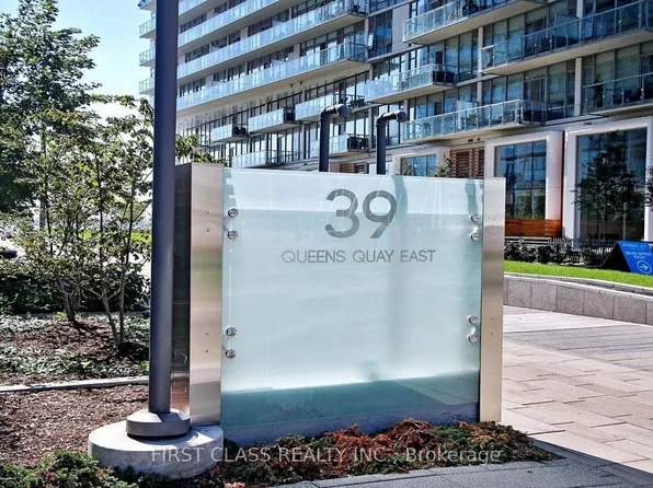 39 Queens Quay E #402, Toronto, ON M5E 0A5