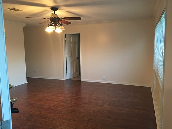 4th image of 4021 Pleasant Dr