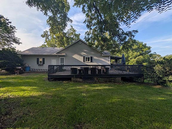 5th image of 1782 Darby Ln